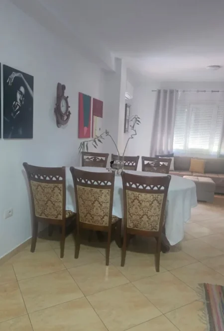 Tirane, jepet me qera apartament 2+1 Kati 3, 70 m² 650 € (KOPSHTI BOTANIK)