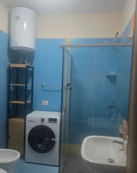 Tirane, jepet me qera apartament 2+1 Kati 3, 70 m² 650 € (KOPSHTI BOTANIK)
