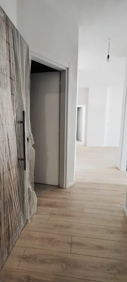 Tirane, shitet apartament 2+1 Kati 2, 90 m² (Kompleksi Dinamo)