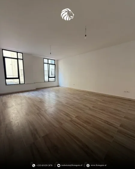 Tirane, jap me qera ambjent biznesi , 154 m² 2.600 € 