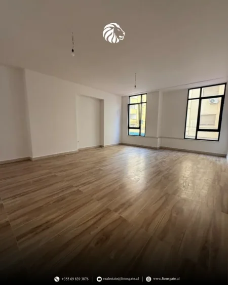 Tirane, jap me qera ambjent biznesi , 154 m² 2.600 € 