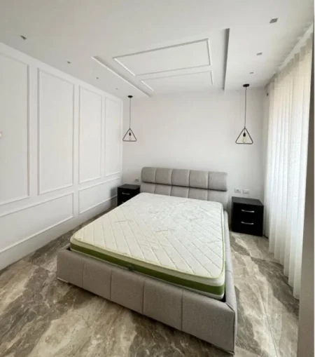 Tirane, jepet me qera apartament 1+1+Ballkon Kati 3, 70 m² 630 € (Unaza e Re)