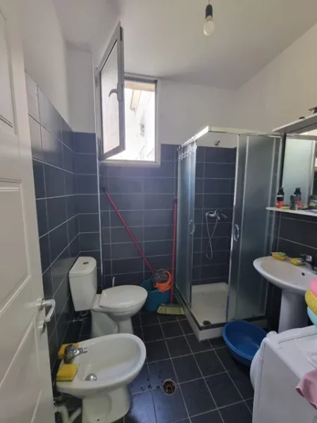 SHËNGJIN Shitet Apartament 1+1