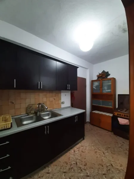Tirane, jepet me qera apartament 1+1 Kati 6, 45 m² 400 € (21 Dhjetori)