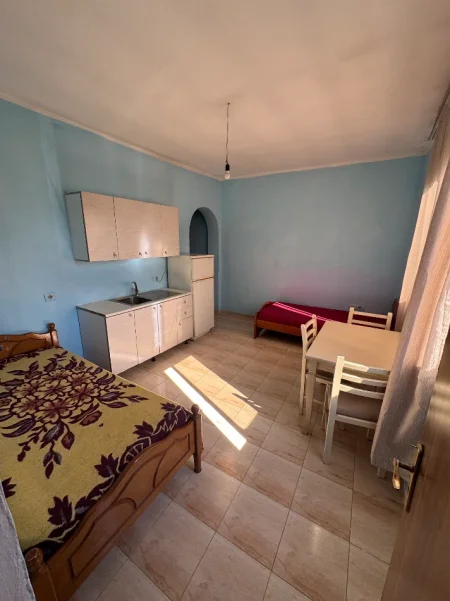 Tirane, jepet me qera garsonier 1+1 Kati 3, 30 m² 250 € (Rruga stefe curani)