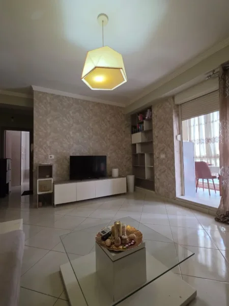 Tirane, apartament per qera afatshkurter tek Rruga e Kavajes