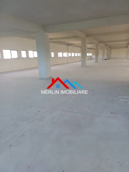 Durres,  Xhafzotaj, shitet ambjent biznesi, 3 kateshe me 3.000 m² ndertim, per 2.100.000 € .