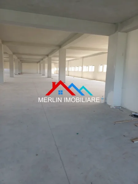 Durres,  Xhafzotaj, shitet ambjent biznesi, 3 kateshe me 3.000 m² ndertim, per 2.100.000 € .