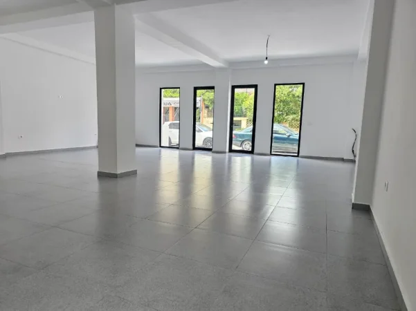 Tirane, shitet zyre Kati 0, 109 m² 315.000 € (ish parku i autobusave)