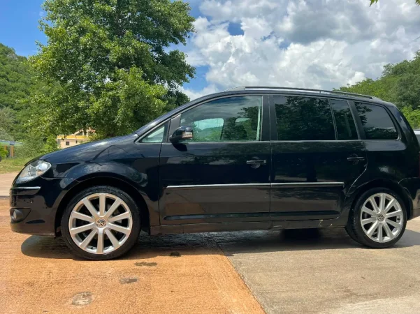 Tirane, shes makine Nafte, e zeze automatik Kondicioner 540.000 €