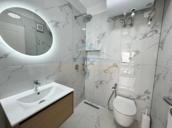 Tirane, jepet me qera apartament 2+1+Ballkon Kati 3, 91 m² 1.100 € (Qender)