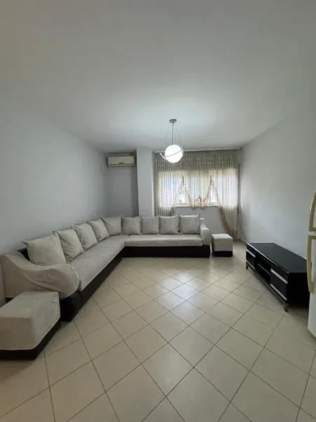 Tirane, jepet me qera apartament 1+1 Kati 5, 70 m² 500 € 