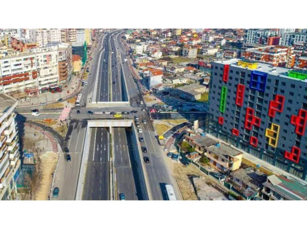 Tirane, shitet apartament 2+1+Ballkon Kati 7, 88 m² 160.000 € (Unaza e Re)