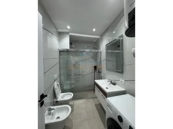 Tirane, jepet me qera apartament 2+1+Ballkon Kati 4, 73 m² 500 € (Paskuqan)