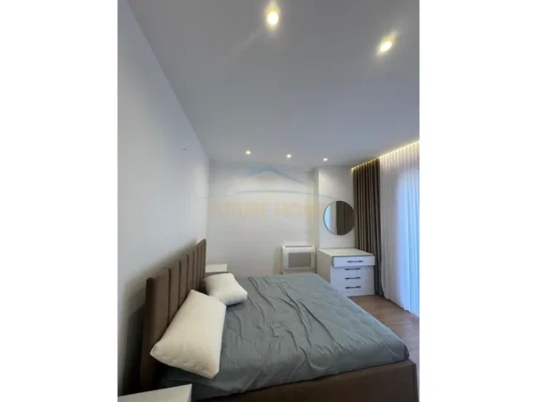 Tirane, jepet me qera apartament 2+1+Ballkon Kati 4, 98 m² 550 € (Paskuqan)