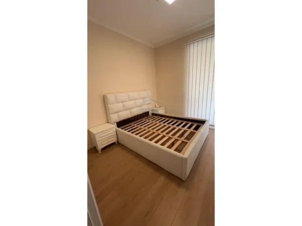 Tirane, jepet me qera apartament 2+1+Ballkon Kati 4, 103 m² 700 € (Yzberisht)