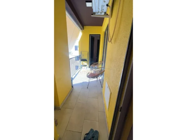 Tirane, jepet me qera apartament 2+1+Ballkon Kati 4, 103 m² 700 € (Yzberisht)