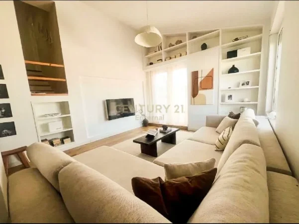 Tirane, jepet me qera apartament 2+1+Ballkon Kati 6, 150 m² 1.200 € (Kodra e diellit)