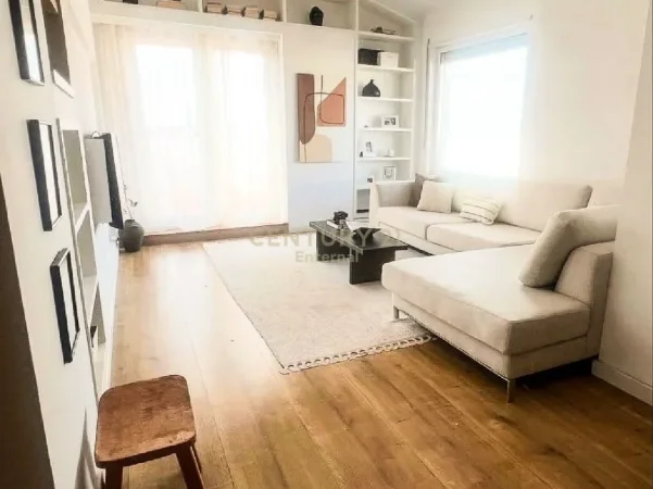 Tirane, jepet me qera apartament 2+1+Ballkon Kati 6, 150 m² 1.200 € (Kodra e diellit)