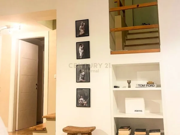 Tirane, jepet me qera apartament 2+1+Ballkon Kati 6, 150 m² 1.200 € (Kodra e diellit)