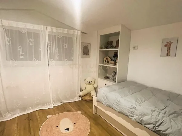 Tirane, jepet me qera apartament 2+1+Ballkon Kati 6, 150 m² 1.200 € (Kodra e diellit)