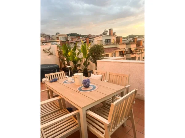 Tirane, jepet me qera apartament 2+1+Ballkon Kati 6, 150 m² 1.200 € (Kodra e diellit)