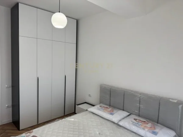 Tirane, jepet me qera apartament 1+1 Kati 4, 65 m² 600 € (Selite)