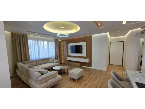 Tirane, jepet me qera apartament 2+1 Kati 1, 110 m² 850 € (Liqeni i thate)