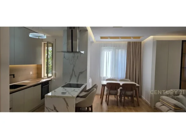 Tirane, jepet me qera apartament 2+1 Kati 1, 110 m² 850 € (Liqeni i thate)