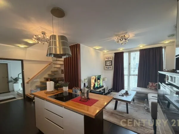 Tirane, jepet me qera apartament 2+1 Kati 7, 95 m² 1.100 € (Kristal center)