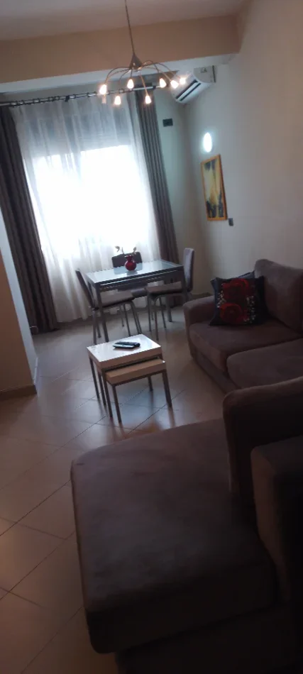 Tirane, jepet me qera apartament 1+1 Kati 3, 70 m² 600 € (Ibrahim kodra)jo bashkpunim me agjenci.