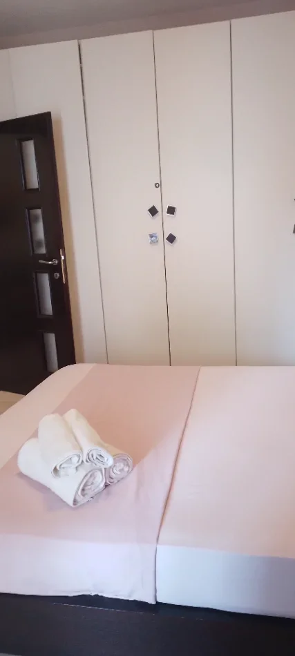 Tirane, jepet me qera apartament 1+1 Kati 3, 70 m² 600 € (Ibrahim kodra)jo bashkpunim me agjenci.