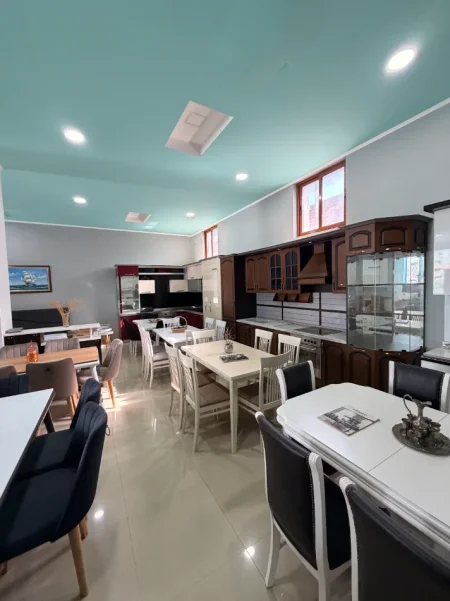 Lushnje, shitet aktivitet biznesi Kati 1, 155 m² 205.000 € 
