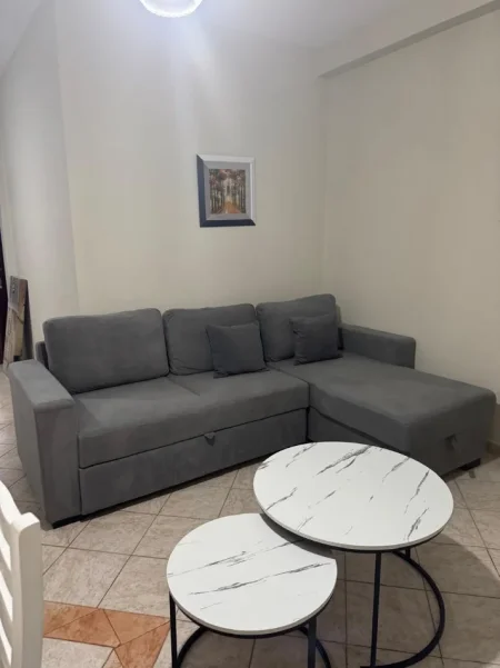 Tirane, jepet me qera apartament 2+1 Kati 2, 85 m² 1.300 € 