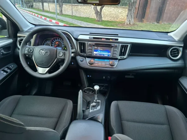 Tirane, shes SUV TOYOTA RAV 4 2.2 Nafte EDITION-S MODEL 2015 Nafte, e zeze automatik Klima