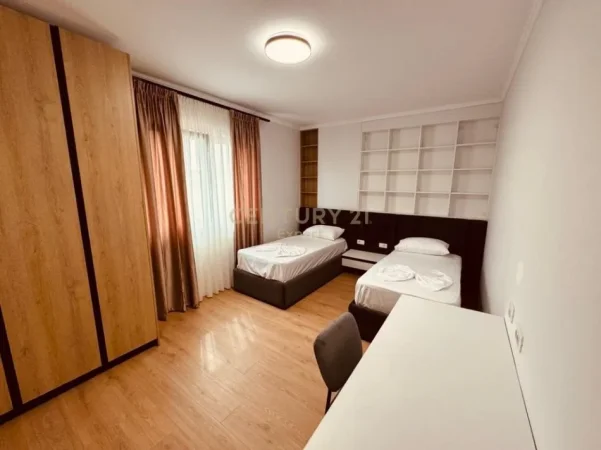 Tirane, jepet me qera apartament 2+1+Aneks+Ballkon Kati 6, 120 m² 1.200 € (Rruga durrsit)