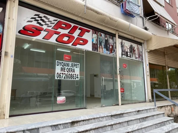 Jepet me qera ambjent biznesi Kati 0, 650 € (Pallati E-88, perballe KMY, Yzberisht!)