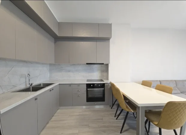 Tirane, jepet me qera apartament 1+1 Kati 5, 70 m² 730 € (Komuna Parisit)