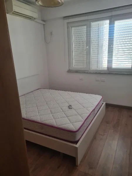 Tirane, jepet me qera apartament 2+1 Kati 7, 90 m² 630 € (Stavri Themeli)