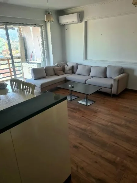 Tirane, jepet me qera apartament 2+1 Kati 7, 90 m² 630 € (Stavri Themeli)