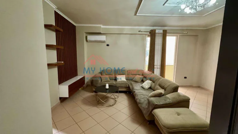 Tirane, jepet me qera apartament 2+1+Ballkon Kati 2, 85 m² 700 € (Kodra e Diellit)