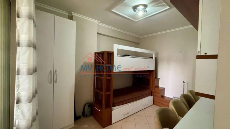 Tirane, jepet me qera apartament 2+1+Ballkon Kati 2, 85 m² 700 € (Kodra e Diellit)