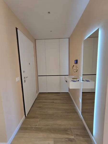 Tirane, jepet me qera apartament 2+1+Ballkon , 89 m² 1.300 € (Kompleksi Delijorgji)