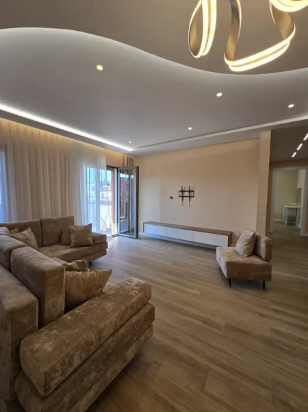 Tirane, jepet me qera apartament 2+1+Ballkon , 89 m² 1.300 € (Kompleksi Delijorgji)