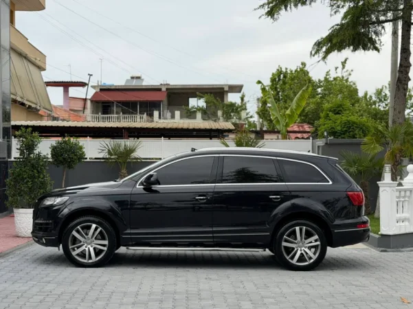 Fier, shes makine AUDI Q7-3.0 DIESEL TDI-PANORAMA-7 VENDSHE-FULL OPTIONS-NDERROHET Nafte, e zeze automatik Klima 285.000 km 9.300 €