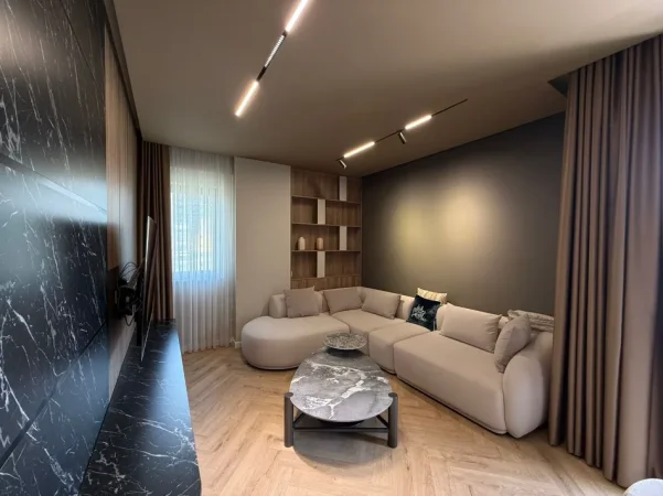 Tirane, jepet me qera apartament 2+1 Kati 7, 110 m² 1.000 € (Fusha e Aviacionit)