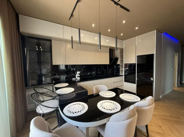 Tirane, jepet me qera apartament 2+1 Kati 7, 110 m² 1.000 € (Fusha e Aviacionit)