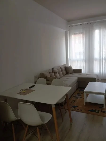 Tirane, jepet me qera apartament 1+1 Kati 7, 65 m² 500 € (5 MAJI)