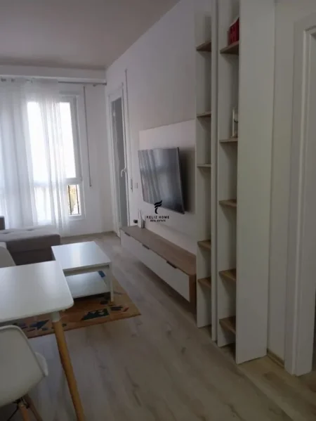 Tirane, jepet me qera apartament 1+1 Kati 7, 65 m² 500 € (5 MAJI)