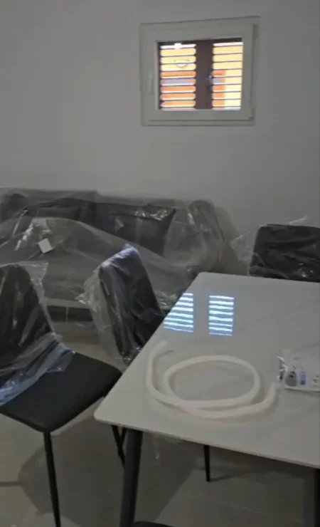 Tirane, jepet me qera apartament 1+1 Kati 2, 65 m² 450 € (Rruga 5 Maji)